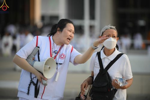 ภาพ No.208270:V.55 สารพัดV สารพัดดี ที่วัดพระธรรมกาย ในโครงการธรรมยาตรา กตัญญูบูชา มหาปูชนียาจารย์ พระมงคลเทพมุนี (สด จนฺทสโร) พระผู้ปราบมาร อนุสรณ์สถาน 7 แห่ง ปีที่ 13 ระหว่างวันที่ 2-31 มกราคม พ.ศ. 2568