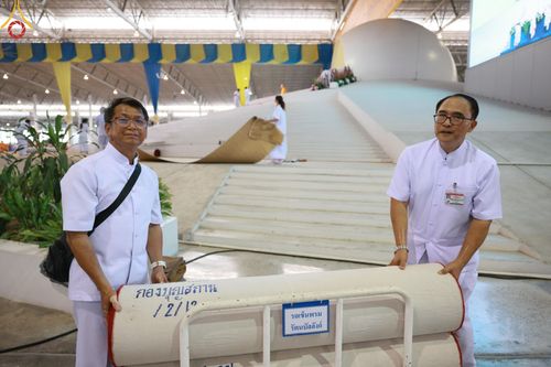 ภาพ No.59827:V.39 ทุ่มสุดใจ ธรรมชัย 80 ปี การเตรียมงาน การปฏิบัติงาน ของเจ้าหน้าที่หน่วยงานต่างๆ เพื่อพิธีฉลองอายุวัฒนมงคล 80 ปี หลวงพ่อธัมมชโย และรับถวายมหาสังฆทาน 10,000 กว่าวัดทั่วประเทศ ในวันคุ้มครองโลก จันทร์ที่ 22 เมษายน พ.ศ. 2567