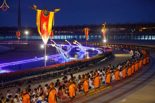 ภาพ No.120501:พิธีต้อนรับพระธรรมยาตรา ในโครงการธรรมยาตรา กตัญญูบูชา มหาปูชนียาจารย์ พระมงคลเทพมุนี(สด จนฺทสโร) พระผู้ปราบมาร อนุสรณ์สถาน 7 แห่ง ปีที่ 12 วันที่ 28 มกราคม พ.ศ. 2567 ณ วัดพระธรรมกาย จ.ปทุมธานี (ชุดที่ 2)