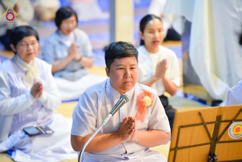 ภาพ No.292559:วันที่ 12 มกราคม พ.ศ. 2569 พิธีถวายภัตตาหารเป็นสังฆทาน แด่พระธรรมยาตรา ณ อนุสรณ์สถานมหาวิหารพระมงคลเทพมุนี (โลตัสแลนด์) อ.สองพี่น้อง จ.สุพรรณบุรี ในโครงการธรรมยาตรา กตัญญูบูชา มหาปูชนียาจารย์ พระมงคลเทพมุนี(สด จนฺทสโร) พระผู้ปราบมาร อนุสรณ์สถาน 7 แห่ง ปี