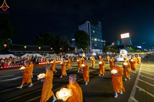 ภาพ No.81109:Lotus Lantern Festival 2023  เทศกาลโคมดอกบัว เนื่องในวันวิสาขบูชา   ของชาวพุทธทุกชาติ ทุกนิกาย ในสาธารณรัฐเกาหลีใต้ วันที่ 20-21 พฤษภาคม พ.ศ. 2566
