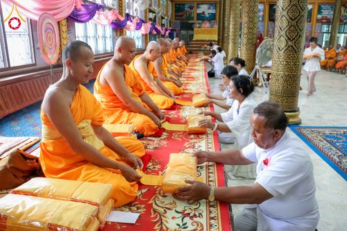 ภาพ No.341700:วันเสาร์ที่ 25 กรกฎาคม พ.ศ.2569  พิธีอุปสมบทหมู่พระธรรมทายาท รุ่นเข้าพรรษา ประจำปี 2569 จำนวน 20 รูป จัดโดย ธุดงคสถานพิษณุโลก  ณ พัทธสีมา วัดเกาะแก้วประชานุรักษ์ ต.ชัยนาม อ.วังทอง จ.พิษณุโลก