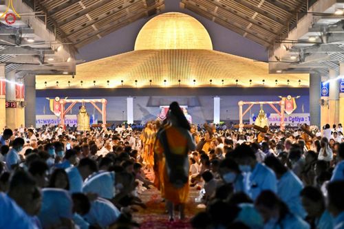 ภาพ No.120548:พิธีต้อนรับพระธรรมยาตรา ในโครงการธรรมยาตรา กตัญญูบูชา มหาปูชนียาจารย์ พระมงคลเทพมุนี(สด จนฺทสโร) พระผู้ปราบมาร อนุสรณ์สถาน 7 แห่ง ปีที่ 12 วันที่ 28 มกราคม พ.ศ. 2567 ณ วัดพระธรรมกาย จ.ปทุมธานี (ชุดที่ 2)