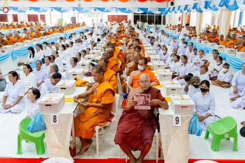 ภาพ No.233541:วันจันทร์ที่ 7 กรกฎาคม พ.ศ. 2568 จังหวัดบุรีรัมย์รวมใจ สัมมนาคณะสงฆ์ เพื่อฟื้นฟูพระพุทธศาสนา  โครงการทอดกฐินสามัคคีทั่วไทย 30,000 วัด ประจำปีพุทธศักราช 2568 และพิธีถวายมหาสังฆทาน 300 กว่าวัด โดยคณะศิษยานุศิษย์ บูชาธรรม 81 ปี หลวงพ่อธัมมชโย  ณ วัดกลาง พระ