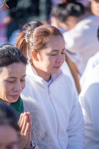 ภาพ No.187163:พิธีตักบาตรพระ ๕๐๐ รูป "สร้างบุญใหญ่ ส่งท้ายปีเก่า ต้อนรับปีใหม่ ๒๕๖๘" วันเสาร์ที่ ๒๘ ธันวาคม พ.ศ. ๒๕๖๗ ณ ถนนหน้าที่ว่าการอำเภอภูเรือ จังหวัดเลย