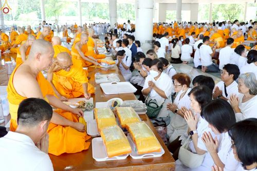 ภาพ No.237969:วันเสาร์ที่ 9 สิงหาคม พ.ศ. 2568 (วันพระ ขึ้น 15 ค่ำ เดือน 9) พิธีบุพเปตพลี ครั้งที่ 168 ร่วมอุทิศบุญแด่หมู่ญาติที่ล่วงลับไปแล้ว และสืบทอดอายุพระพุทธศาสนา ณ หอฉันคุณยายอาจารย์ฯ วัดพระธรรมกาย