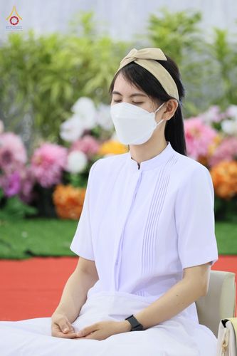 ภาพ No.80840:พิธีตักบาตร , พิธีบูชาข้าวพระในวันอาทิตย์ต้นเดือน วันที่ 7 พฤษภาคม พ.ศ. 2566 ณ วัดพระธรรมกาย