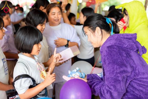 ภาพ No.183933:วันรวมพลังเด็กดี V-Star ผู้นำฟื้นฟูศีลธรรมโลก ครั้งที่ 17 ประจำปี 2567 จังหวัดราชบุรี ในวันที่ 26 พฤศจิกายน พ.ศ. 2567 ณ ศูนย์อบรมเยาวชนผาสุกวนิช อำเภอเมือง จังหวัดราชบุรี