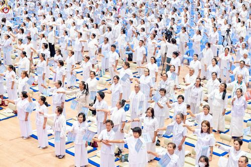 ภาพ No.239910:วันที่ ๒๒ - ๒๔ สิงหาคม พ.ศ. ๒๕๖๘ สัมมนารวมใจผู้นำบุญ บูชาธรรม ๘๑ ปี หลวงพ่อธัมมชโย กฐินสามัคคีทั่วไทย ๓๐,๐๐๐ วัด โครงการอุปสมบทบูชาธรรมมหาปูชนียาจารย์ ๓,๐๐๐ รูป รุ่นที่ ๑