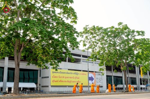 ภาพ No.217638:วันที่ 2-14 เมษายน พ.ศ. 2568 เจ้าหน้าที่เตรียมงานวันคุ้มครองโลก ชุดที่ 1 วัดพระธรรมกาย จ.ปทุมธานี