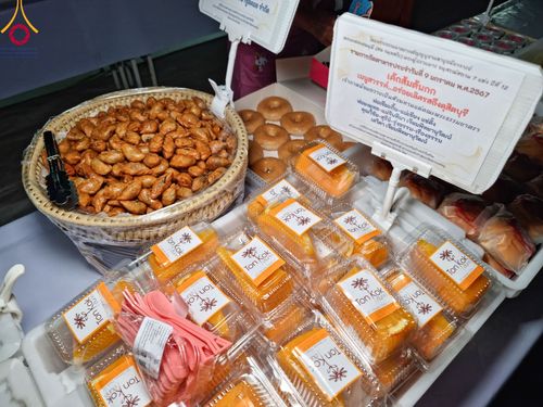 ภาพ No.109014:พิธีถวายภัตตาหารเป็นสังฆทาน แด่คณะพระธรรมยาตราฯ ในโครงการธรรมยาตรากตัญญูบูชา มหาปูชนียาจารย์ พระมงคลเทพมุนี(สด จนฺทสโร) พระผู้ปราบมาร อนุสรณ์สถาน 7 แห่ง ปีที่ 12 วันที่ 9 มกราคม พ.ศ. 2567 ณ อนุสรณ์สถานคลองบางนางแท่น  อ.สามพราน จ.นครปฐม