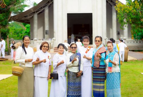 ภาพ No.234228:พิธีมุทิตาสักการะ "พระสิริรัตนเมธี" เจ้าคณะจังหวัดเลย ,พิธีถวายไทยธรรม ๙ วัด และพิธีทอดผ้าป่าเพื่อสร้างทุกสิ่ง  ในวาระทำบุญครบรอบ ๑๐ ปี ณ ศูนย์ปฏิบัติธรรมแก้วภูเรือ อ.ภูเรือ จ.เลย