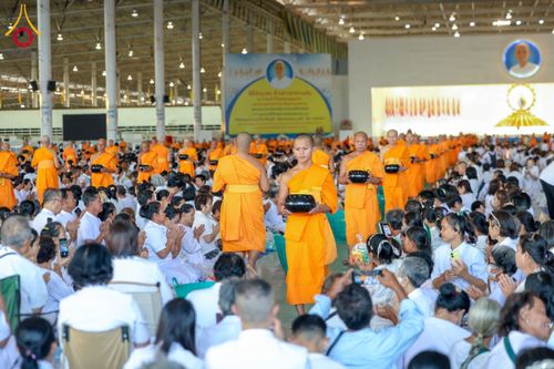 ภาพ No.209346:วันอาทิตย์ที่ 2 มีนาคม พ.ศ. 2568 พิธีตักบาตร ข้าวสารอาหารแห้ง ณ บ้านแก้วเรือนทองคุณยายฯ สภาธรรมกายสากล วัดพระธรรมกาย