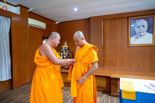 ภาพ No.101351:พิธีบรรพชาธรรมทายาท ในโครงการอุปสมบทบูชาธรรม มหาปูชนียาจารย์ พ.ศ. 2566 ณ วัดท่าสุวรรณ จ.ราชบุรี วันที่ 6 ธันวาคม พ.ศ. 2566
