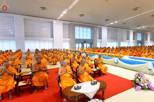 ภาพ No.146104:วันมหารำลึก ครั้งที่ 34 พิธีร่วมรำลึกถึงนักสร้างบารมีที่ล่วงลับไปแล้ว , พิธีสวดพระพุทธมนต์ ณ ห้องแก้วสารพัดนึก 1 วัดพระธรรมกาย วันเสาร์ที่ 27 กรกฎาคม พ.ศ. 2567