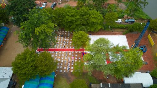 ภาพ No.234103:วันอาทิตย์ที่ 20 กรกฎาคม พ.ศ.2568 พิธีทอดผ้าป่า และพิธีตอกเสาเข็มต้นแรก สร้างอาคารปฏิบัติธรรมพระมงคลเทพมุนี ณ ศูนย์ปฏิบัติธรรมสุราษฏร์ธานี