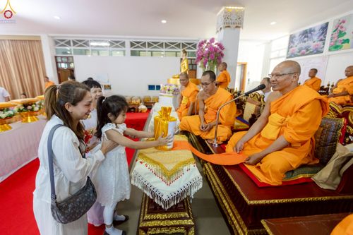 ภาพ No.260302:วันที่ 18 ตุลาคม พ.ศ. 2568 พิธีทอดกฐินสามัคคีทั่วไทย 30,000 วัด โดยคณะศิษยานุศิษย์ บูชาธรรม 81 ปี หลวงพ่อธัมมชโย ณ วัดกิ่วลม ต.บ่อหลวง อ.ฮอด จ.เชียงใหม่