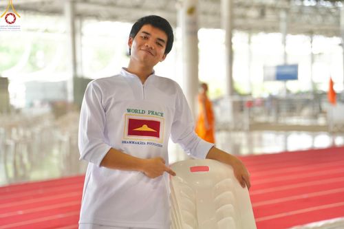 ภาพ No.134588:V.35 เพื่อบุญต้นเดือน การรับบุญของเจ้าหน้าที่หน่วยงานต่างๆ เพื่องานบุญวันอาทิตย์ต้นเดือน ณ วัดพระธรรมกาย วันที่ 7 เมษายน พ.ศ. 2567