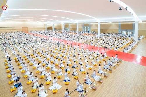 ภาพ No.206905:พิธีถวายโคมมาฆประทีป น้อมถวายเป็นพุทธบูชา แด่คณะพระภิกษุ สามเณร วัดพระธรรมกาย วันอาทิตย์ที่ 9 กุมภาพันธ์ พ.ศ. 2568 ณ ห้องแก้วสารพัดนึก 2 สภาธรรมกายสากล วัดพระธรรมกาย จังหวัดปทุมธานี