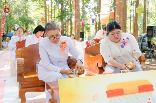 ภาพ No.169563:พิธีทอดกฐิน ณ ศูนย์ปฏิบัติธรรมนานาชาติตะวันพร้าว จ.เชียงใหม่ ในโครงการกฐินสามัคคีทั่วไทย 30,000 วัด บูชาธรรม 80 ปี หลวงพ่อธัมมชโย โดยคณะศิษยานุศิษย์วัดพระธรรมกาย วันที่ 25 ตุลาคม พ.ศ. 2567