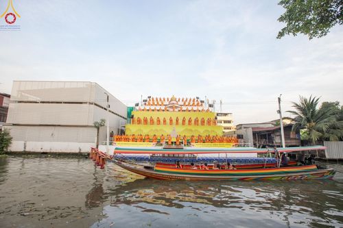 ภาพ No.201585:พิธีจุดประทีปถวายเป็นพุทธบูชา และบูชาธรรมมหาปูชนียาจารย์ ณ อาคารธรรมยาตรา กตัญญูบูชามหาปูชนียาจารย์ ตรงข้ามวัดปากน้ำภาษีเจริญ จ.กรุงเทพมหานคร ในโครงการธรรมยาตรา กตัญญูบูชา มหาปูชนียาจารย์ พระมงคลเทพมุนี(สด จนฺทสโร) พระผู้ปราบมาร อนุสรณ์สถาน 7 แห่ง