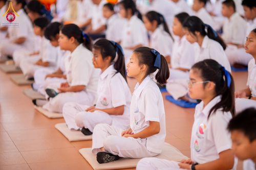 ภาพ No.199901:พิธีทอดผ้าป่าทำนุบำรุงศาสนสถาน ณ วัดบางช้างใต้ ตำบลบางช้าง อำเภอสามพราน จังหวัดนครปฐม ในโครงการธรรมยาตรา กตัญญูบูชา มหาปูชนียาจารย์ พระมงคลเทพมุนี(สด จนฺทสโร) พระผู้ปราบมาร อนุสรณ์สถาน 7 แห่ง ปีที่ 13 วันที่ 22 มกราคม พ.ศ. 2568