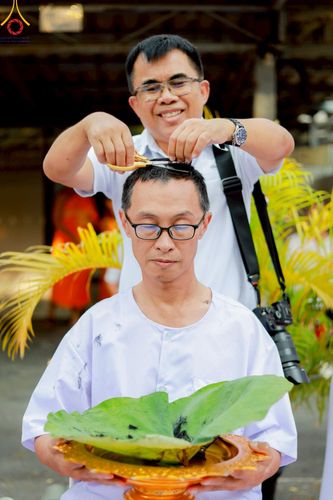 ภาพ No.216702:วันอาทิตย์ที่ 6 เมษายน พ.ศ. 2568 พิธีตัดปอยผม และปลงผมนาคธรรมทายาท โครงการบวชบูชาธรรม81ปี หลวงพ่อธัมมชโย โครงการ 1 และ 2 โครงการนานาชาติ AEC&WAB รุ่น CEO (ผู้บริหาร) รุ่นที่4 ณ หมู่บ้านบรรลุธรรม วัดพระธรรมกาย