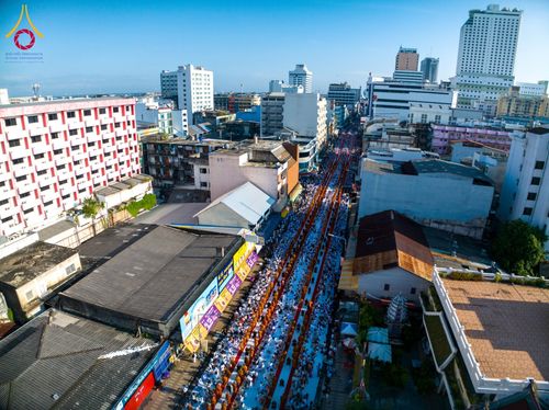 ภาพ No.147880:มหาสังฆทานครั้งยิ่งใหญ่ ตักบาตรพระ 10,000 รูป คณะสงฆ์ 4 ประเทศ 14 จังหวัดภาคใต้ วันอาทิตย์ที่ 11 สิงหาคม พ.ศ. 2567 ณ นิพัทธ์อุทิศ 3 ใจกลางนครหาดใหญ่ จ.สงขลา