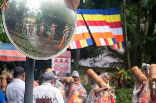 ภาพ No.140945:PhotoStory มหาศรัทธา ธรรมยาตราศรีลังกา EP.5 โครงการสยาม-ลังกา ธรรมยาตรา ฉลองเทศกาลวิสาขบูชาแห่งชาติ ศรีลังกา บูชาธรรม 80 ปีหลวงพ่อธัมมชโย เส้นทางจาก เมืองดัมบูลลา ไปยัง เมืองมาตะเล ตั้งแต่วันที่ 17-20 พฤษภาคม พ.ศ.2567