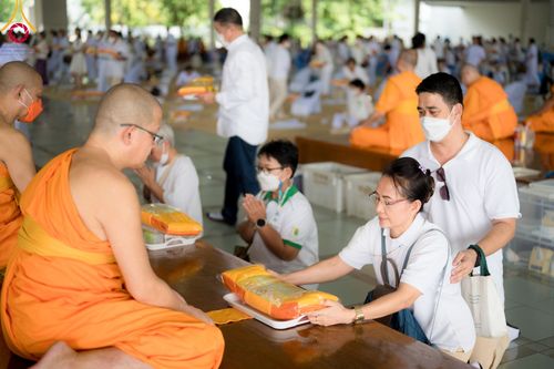 ภาพ No.100163:พิธีบุพเปตพลี  ครั้งที่ 143 วันที่ 27 พฤศจิกายน พ.ศ. 2566 วันพระ ขึ้น 15 ค่ำ เดือน 12 ณ หอฉันคุณยายอาจารย์ฯ วัดพระธรรมกาย