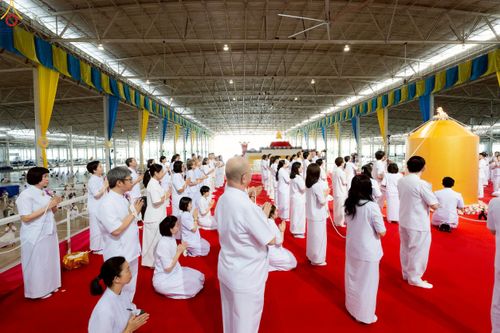 ภาพ No.247075:วันที่ 21 กันยายน พ.ศ. 2568 งานบุญวันอาทิตย์ พิธีจุดเทียนใจ ไฟนิรันด์ อนันตชัย ณ วัดพระธรรมกาย จ.ปทุมธานี