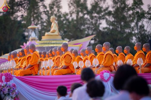 ภาพ No.109588:พิธีจุดประทีปถวายเป็นพุทธบูชา และบูชาธรรมมหาปูชนียาจารย์ วันที่ 10 มกราคม พ.ศ. 2567 ณ อนุสรณ์สถานคลองบางนางแท่น อ.สามพราน จ.นครปฐม