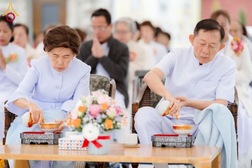 ภาพ No.220898:วันที่ 13 เมษายน พ.ศ. 2568 พิธีโปรยรัตนชาติปฐมเริ่มสถาปนาเจดีย์ และ พิธีเปิดหมู่บ้านปฏิบัติธรรม เพื่อการบรรลุธรรม ณ วัดป่าธรรมกายนานาชาติโทชิหงิ  ประเทศญี่ปุ่น