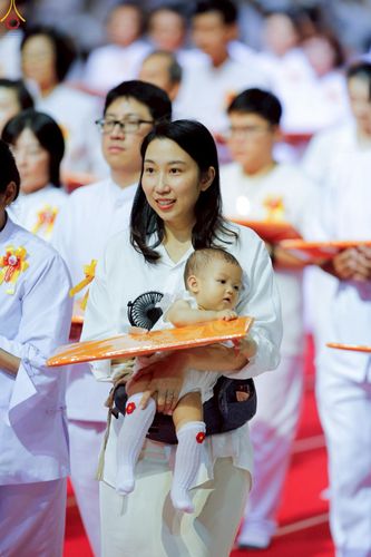 ภาพ No.243941:วันอาทิตย์ที่ 7 กันยายน พ.ศ. 2568 พิธีทอดผ้าป่าสมทบกฐินวัดพระธรรมกาย และสมทบกฐิน 30,000 วัดทั่วไทย ครั้งที่ 2 ณ ห้องแก้วสารพัดนึก 1 วัดพระธรรมกาย