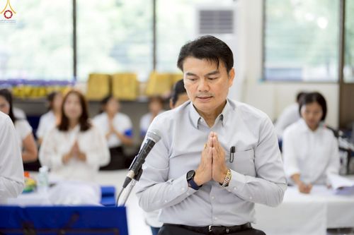 ภาพ No.243073:วันพฤหัสบดีที่ 4 กันยายน พ.ศ. 2568 เวลา 07.00-08.15 น. มหาวิทยาลัยเกษตรศาสตร์ กำแพงแสน ร่วมทำบุญตักบาตร Freshy KU85 พระสงฆ์ 85 รูป