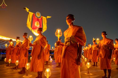 ภาพ No.77208:พิธีจุดมาฆประทีป ในวันมาฆบูชา อาทิตย์ต้นเดือนที่ 6 มีนาคม พ.ศ. 2566 ณ วัดพระธรรมกาย อ.คลองหลวง จ.ปทุมธานี