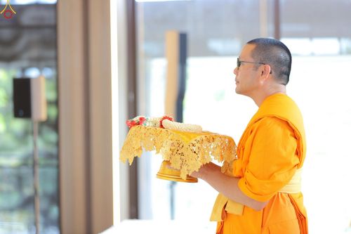 ภาพ No.249197:วันที่ 20 กันยายน พ.ศ. 2568 พิธีประดิษฐานรูปหล่อหลวงปู่วัดปากน้ำ ภาษีเจริญ ณ วิหารพระมงคลเทพมุนี (สด จนฺทสโร) ศูนย์ปฏิบัติธรรมภูเก็ต จ.ภูเก็ต