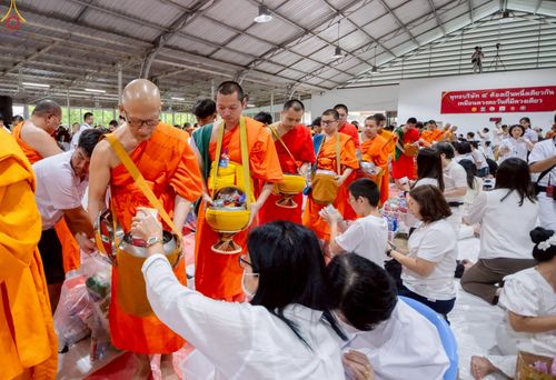 ภาพ No.228155:วันอาทิตย์ที่ 8 มิถุนายน พ.ศ. 2568 พิธีตักบาตรพระ 500 รูป ปีที่ 10 ณ ธุดงคสถานล้านนา อำเภอสันทราย จังหวัดเชียงใหม่