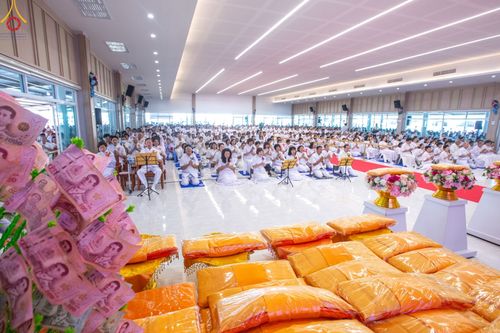 ภาพ No.128872:พิธีทอดผ้าป่าฉลองมหารัตนเจดีย์สิริปทุมสวรรค์ ณ ศูนย์ปฏิบัติธรรมภาคใต้ อ.บางกล่ำ จ.สงขลา วันที่ 10 มีนาคม พ.ศ. 2567