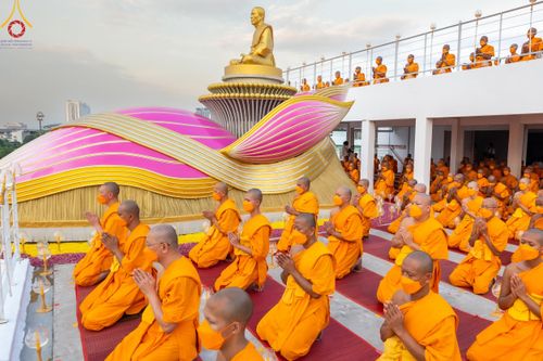 ภาพ No.119177:พิธีจุดประทีปถวายเป็นพุทธบูชา และบูชาธรรมมหาปูชนียาจารย์ พระมงคลเทพมุนี(สด จนฺทสโร) ในโครงการธรรมยาตราฯ วันที่ 26 มกราคม พ.ศ. 2567 ณ อาคารธรรมยาตรา กตัญญูบูชามหาปูชนียาจารย์ ตรงข้ามวัดปากน้ำภาษีเจริญ จ.กรุงเทพมหานคร