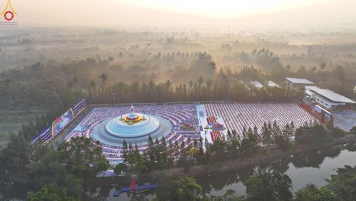 ภาพ No.110258:พิธีตักบาตรพระธรรมยาตราฯ ในโครงการธรรมยาตรากตัญญูบูชา มหาปูชนียาจารย์ พระมงคลเทพมุนี(สด จนฺทสโร) พระผู้ปราบมาร ปีที่ 12 ณ อนุสรณ์สถานลำดับที่ 2 สถานที่ตั้งมโนปณิธานบวชตลอดชีวิต อนุสรณ์สถานบางนางแท่น จ.นครปฐม วันที่ 11 มกราคม พ.ศ. 2567