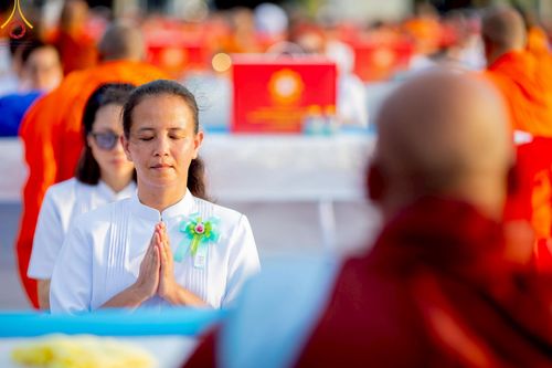 ภาพ No.219593:วันอังคารที่ 22 เมษายน พ.ศ. 2568 พิธีถวายมหาสังฆทานคณะสงฆ์ 40,000 กว่าวัดทั่วประเทศ เนื่องในวันคุ้มครองโลก ณ วัดพระธรรมกาย จ.ปทุมธานี