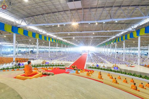 ภาพ No.75570:วัดพระธรรมกายจัด งานบุญวันอาทิตย์ต้นเดือน  มีกิจกรรมดังนี้ พิธีตักบาตร, พิธีบูชาข้าวพระ พระธรรมยาตรารับประกาศนียบัตร โครงการธรรมยาตราฯ ปีที่ 11 ในวันที่ 5 กุมภาพันธ์ พ.ศ. 2566 ณ วัดพระธรรมกาย อ.คลองหลวง จ.ปทุมธานี