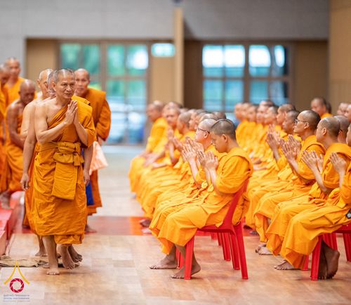 ภาพ No.146039:พิธีเจริญพระพุทธมนต์ ปฏิบัติธรรมเจริญสมาธิภาวนา เพื่อถวายเป็นพระราชกุศล แด่พระบาทสมเด็จพระเจ้าอยู่หัว เนื่องในโอกาสพระราชพิธีมหามงคล เฉลิมพระชนมพรรษา 6 รอบ 28 กรกฎาคม 2567 วันอาทิตย์ที่ 28 กรกฎาคม พ.ศ. 2567  ณ ห้องแก้วสารพัดนึก 2 สภาธรรมกายสากล
