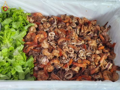 ภาพ No.200882:พิธีถวายภัตตาหารเป็นสังฆทาน แด่พระธรรมยาตรา ณ อนุสรณ์สถานบางปลา วัดบางปลา อำเภอบางเลน จังหวัดนครปฐม ในโครงการธรรมยาตรา กตัญญูบูชา มหาปูชนียาจารย์ พระมงคลเทพมุนี(สด จนฺทสโร) พระผู้ปราบมาร อนุสรณ์สถาน 7 แห่ง ปีที่ 13 วันที่ 24 มกราคม พ.ศ. 2568