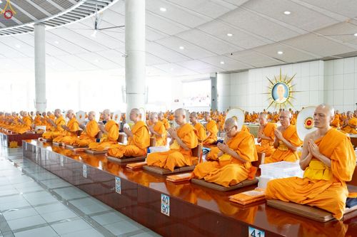 ภาพ No.240091:วันเสาร์ที่ 23 สิงหาคม พ.ศ. 2568 (วันพระ แรม 14 ค่ำ เดือน 9) พิธีบุพเปตพลี ครั้งที่ 169 ร่วมอุทิศบุญแด่หมู่ญาติที่ล่วงลับไปแล้ว และสืบทอดอายุพระพุทธศาสนา ณ หอฉันคุณยายอาจารย์ฯ วัดพระธรรมกาย