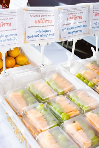 ภาพ No.190043:พิธีถวายภัตตาหารเป็นสังฆทาน แด่พระธรรมยาตรา ณ อนุสรณ์สถานมหาวิหารพระมงคลเทพมุนี (โลตัสแลนด์) อ.สองพี่น้อง จ.สุพรรณบุรี ในโครงการธรรมยาตรา กตัญญูบูชา มหาปูชนียาจารย์ พระมงคลเทพมุนี(สด จนฺทสโร) พระผู้ปราบมาร อนุสรณ์สถาน 7 แห่ง ปีที่ 13 วันที่ 6 มกราคม 2568