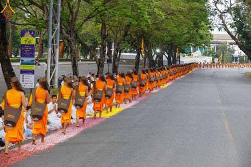 ภาพ No.120327:พิธีต้อนรับพระธรรมยาตรา ในโครงการธรรมยาตรา กตัญญูบูชา มหาปูชนียาจารย์ พระมงคลเทพมุนี(สด จนฺทสโร) พระผู้ปราบมาร อนุสรณ์สถาน 7 แห่ง ปีที่ 12 วันที่ 28 มกราคม พ.ศ. 2567 ณ วัดพระธรรมกาย จ.ปทุมธานี (ชุดที่ 2)