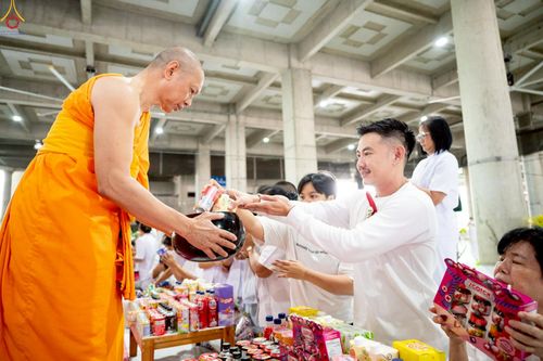 ภาพ No.235333:วันที่ 27 กรกฎาคม พ.ศ. 2568 พิธีตักบาตรฉลองพระใหม่ โครงการบรรพชาและอุปสมบทมู่รุ่นเข้าพรรษา ณ วัดพระธรรมกาย