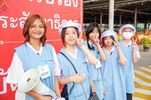 ภาพ No.58833:V.40 ภัตตาหารพระหมื่นวัด เราจัดให้ การปฏิบัติงานของเจ้าหน้าที่และอาสาสมัคร เพื่อรับบุญในการถวายภัตตาหาร แด่คณะสงฆ์ 10,000 กว่าวัดทั่วประเทศ ที่มาร่วมงานวันคุ้มครองโลก จันทร์ที่ 22 เมษายน พ.ศ. 2567 ณ วัดพระธรรมกาย